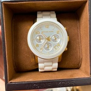 MICHAEL KORS WATCH never worn white and gold with receipt of purchase